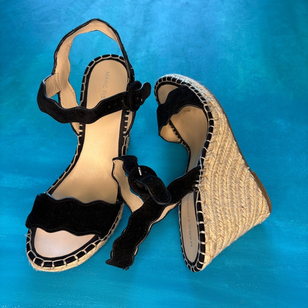 Marc Fisher Kai Black Scallop Suede Leather Espadrille Wedges Platform Shoe 9.5